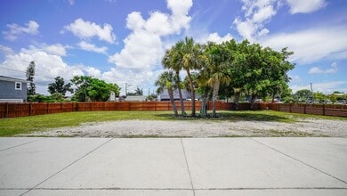 2447 5th Ave S, Saint Petersburg, FL à louer Photo du bâtiment- Image 2 de 6