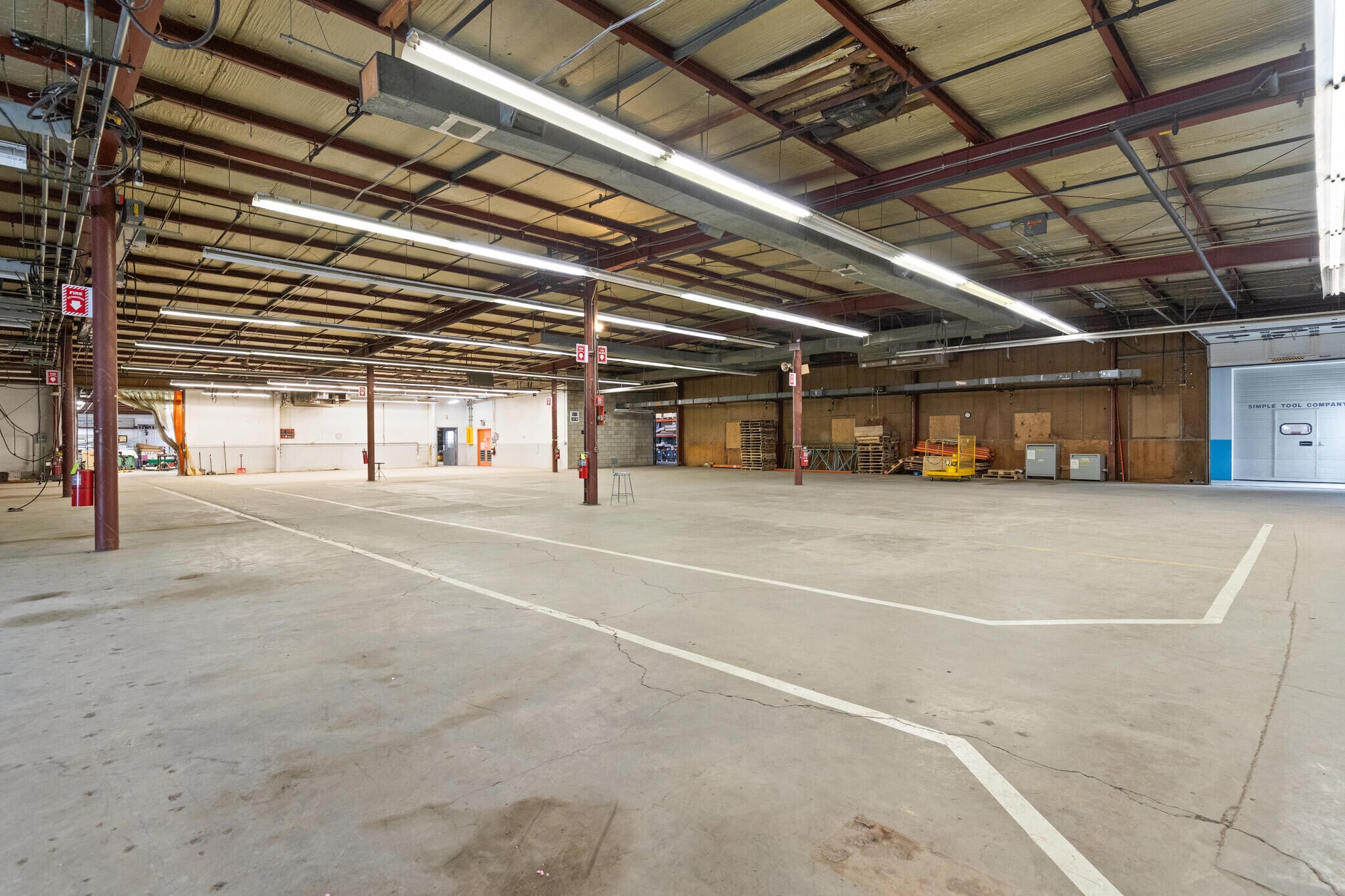 10 Fernwood Lake Ave, Gloucester, MA for lease Interior Photo- Image 1 of 11