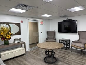 52-54 Broad St, Red Bank, NJ for lease Interior Photo- Image 1 of 5