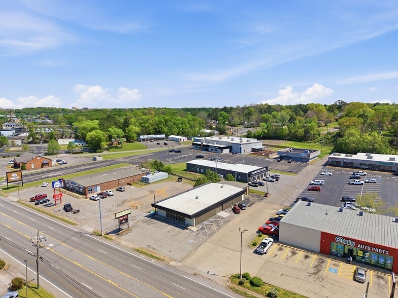 1015 S Riverside Dr, Clarksville, TN for sale - Building Photo - Image 2 of 15