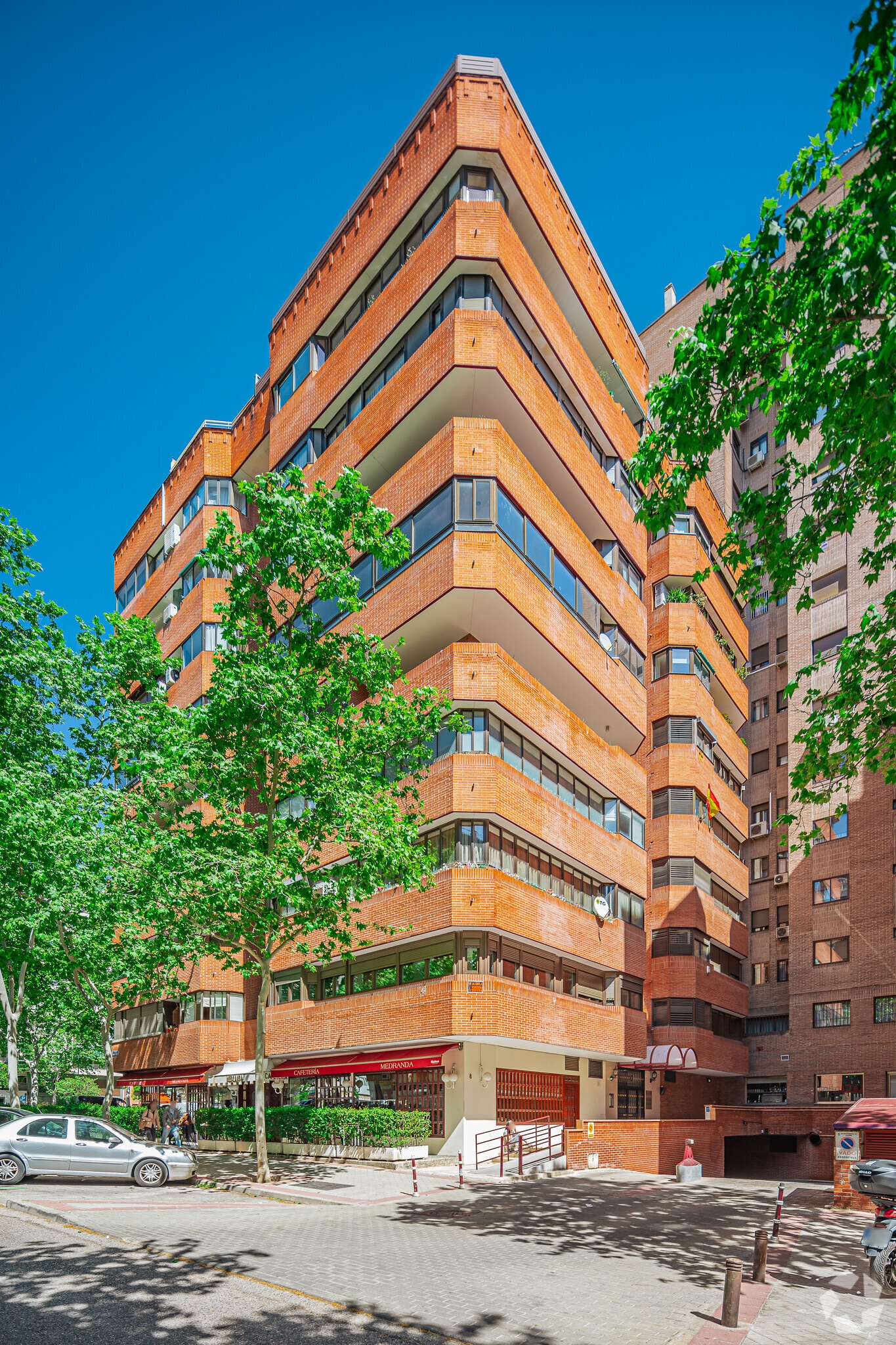 Multifamily in Madrid, Madrid for sale Primary Photo- Image 1 of 3