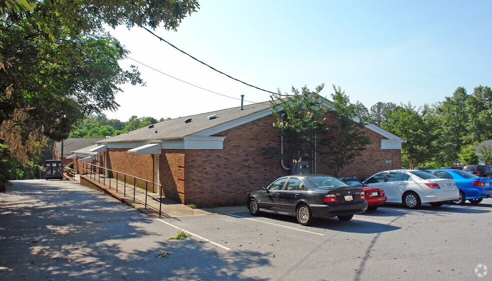 1009 Grove Rd, Greenville, SC à vendre - Photo du bâtiment - Image 2 de 3