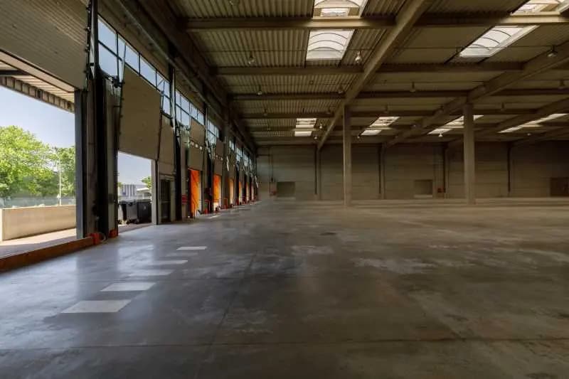 Office in Miribel for lease - Interior Photo - Image 3 of 12