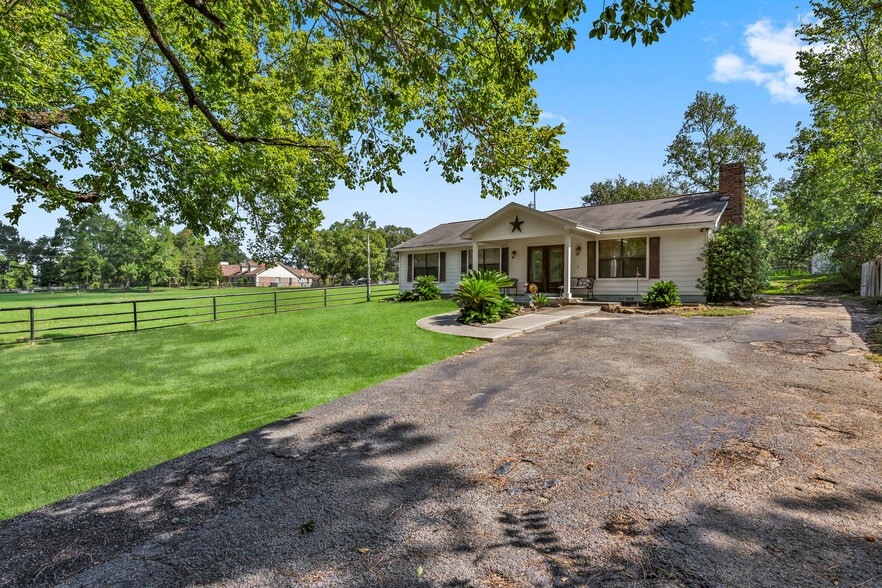 19094 FM 2854 Rd, Montgomery, TX for sale - Building Photo - Image 2 of 16