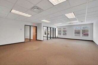 464 Heritage Rd, Southbury, CT for lease Building Photo- Image 2 of 12