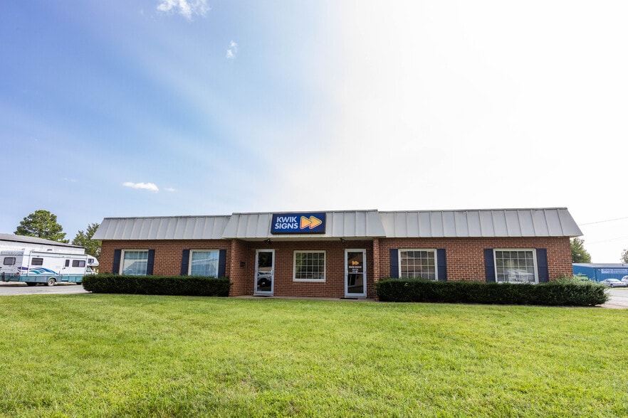 611 Research Rd, Richmond, VA for lease - Building Photo - Image 2 of 21