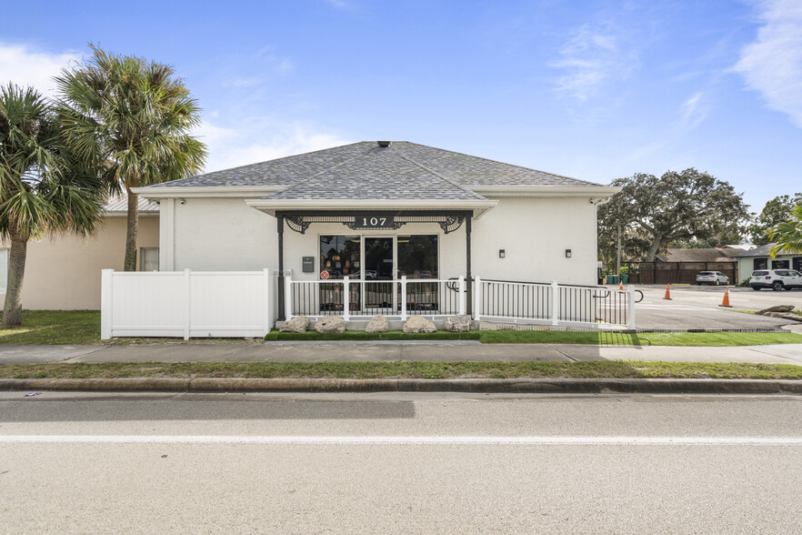 107 E New Haven Ave, Melbourne, FL à louer - Photo du bâtiment - Image 1 de 1