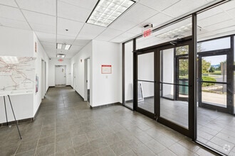 300 Progress Ct, Logan Township, NJ for lease Interior Photo- Image 2 of 17