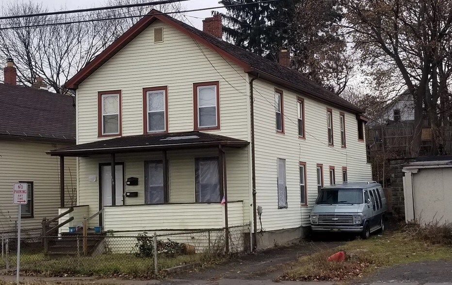 190 Henry St, Binghamton, NY à vendre - Photo principale - Image 1 de 2