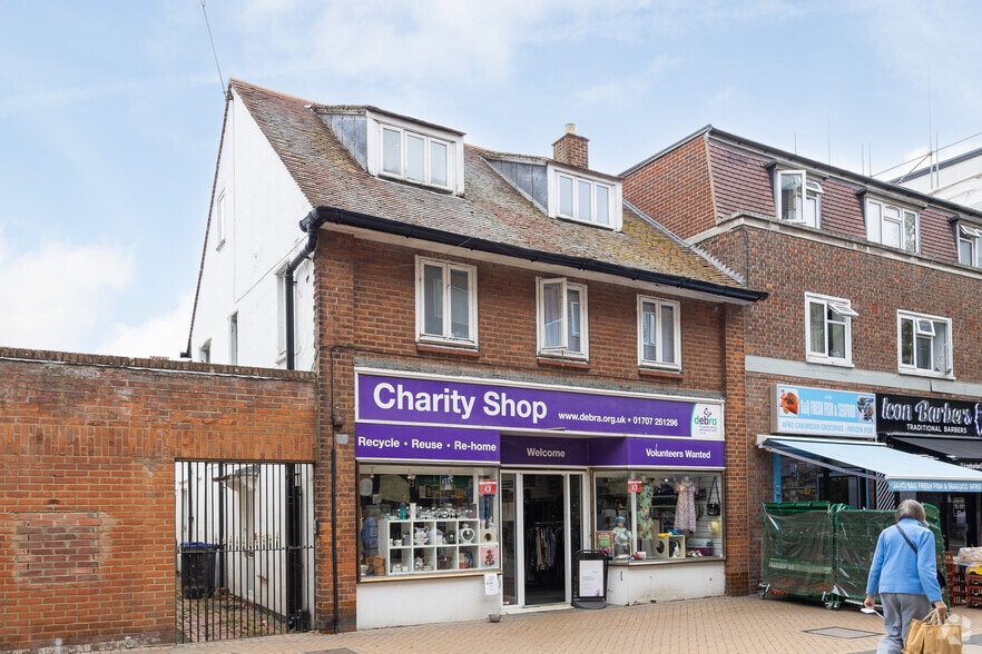 37 Town Centre, Hatfield for sale - Building Photo - Image 2 of 11
