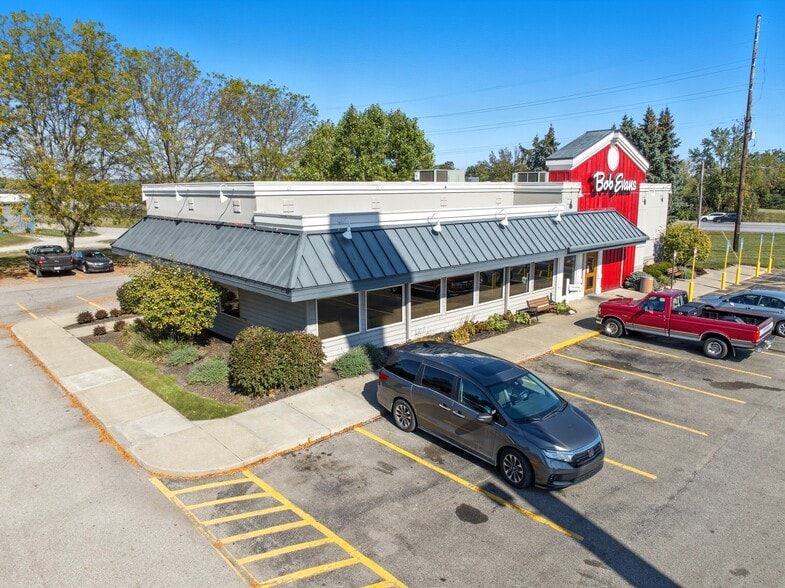1304 E Main St, Ashland, OH for sale - Building Photo - Image 2 of 7