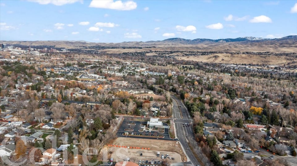 793 E Parkcenter Blvd, Boise, ID for sale - Building Photo - Image 2 of 18