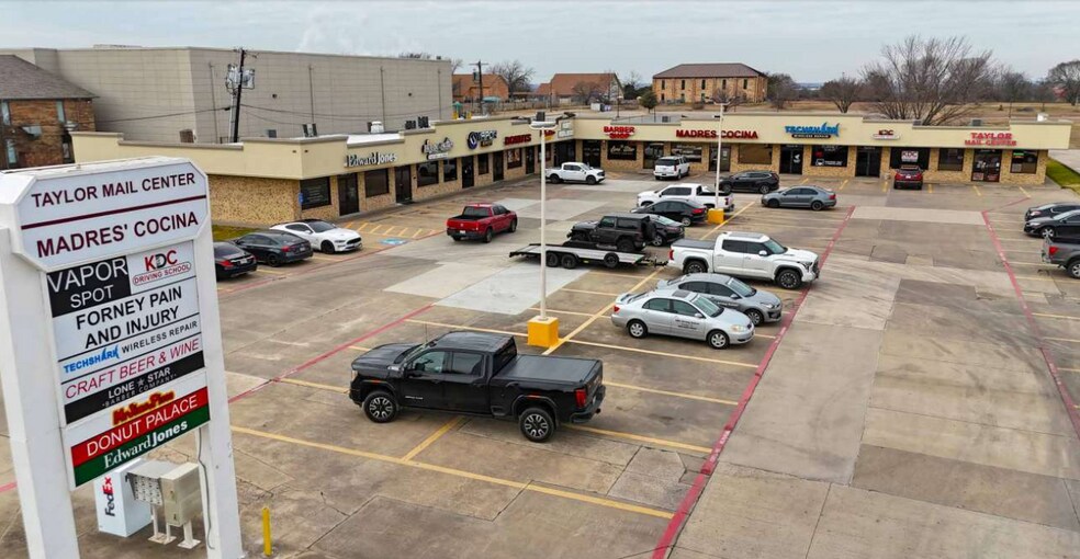 425 Pinson Rd, Forney, TX for lease - Building Photo - Image 1 of 3