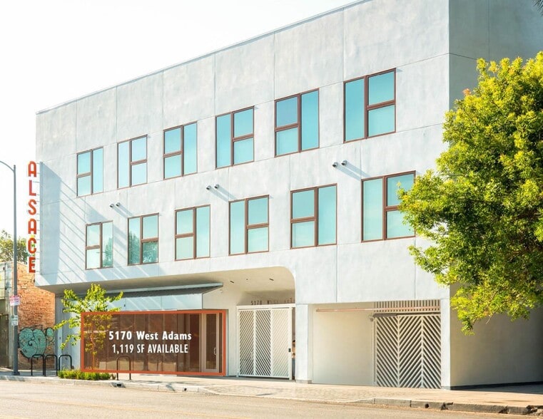5170 W Adams Blvd, Los Angeles, CA à louer - Photo du bâtiment - Image 2 de 8