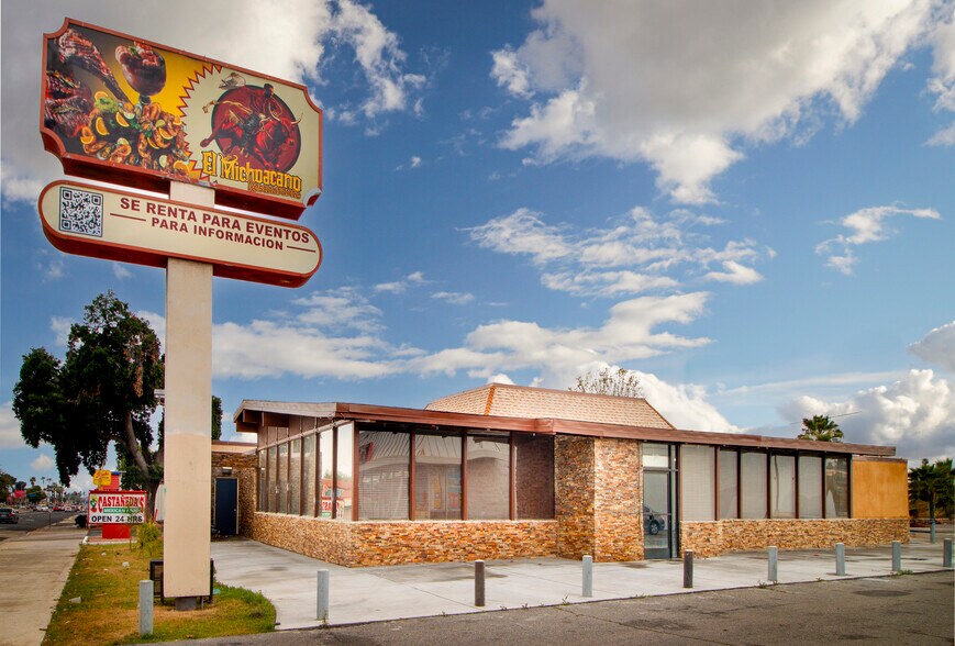 2020 E Florida Ave, Hemet, CA à vendre - Photo du bâtiment - Image 1 de 18