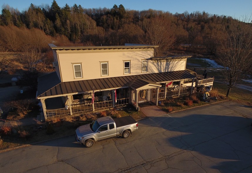 774 Main St, Lyndonville, VT à vendre - Photo principale - Image 1 de 1