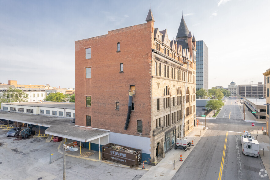 801 Jefferson Ave, Toledo, OH à louer - Photo du bâtiment - Image 3 de 5