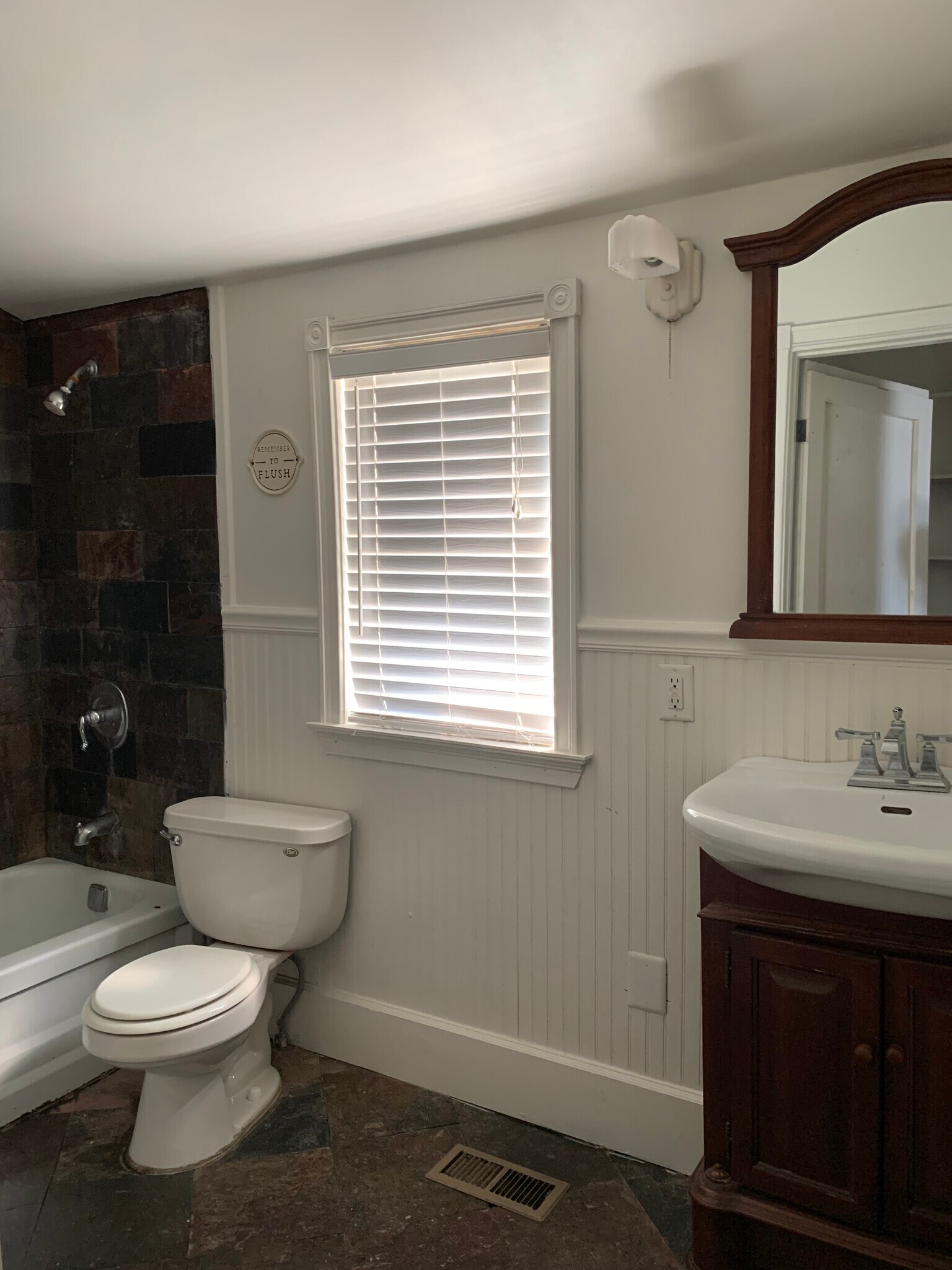 1120 3rd Ave S, Nashville, TN for sale Interior Photo- Image 1 of 16