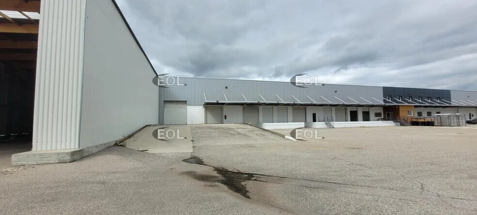 Industrial in Corbas for lease - Building Photo - Image 1 of 9