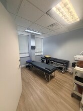16853-16855 NE 2nd Ave, North Miami Beach, FL for lease Interior Photo- Image 2 of 6