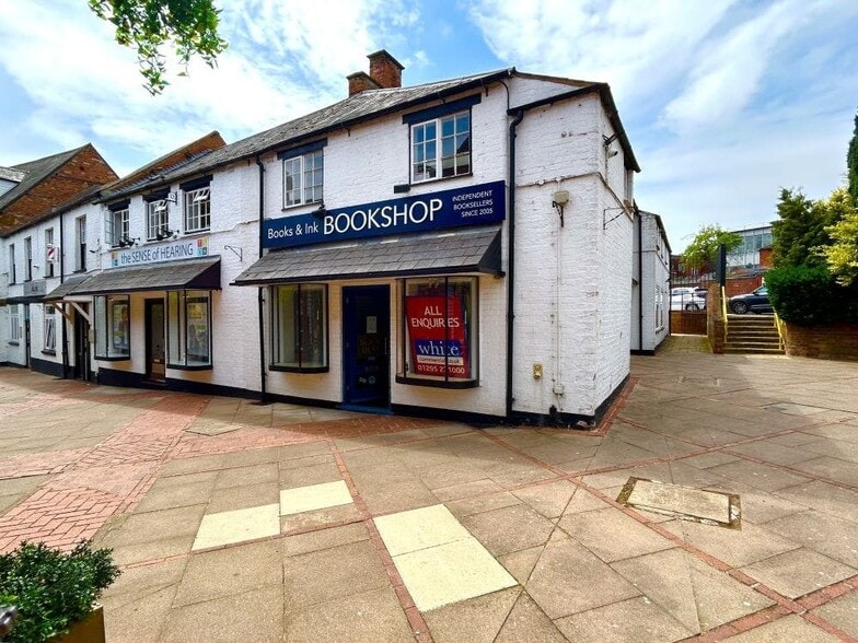 4 White Lion Walk, Banbury for sale - Building Photo - Image 1 of 25