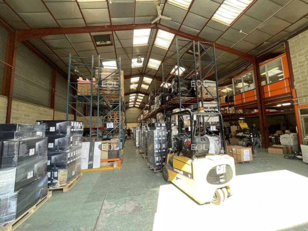 Flex in Andilly for lease Interior Photo- Image 1 of 8