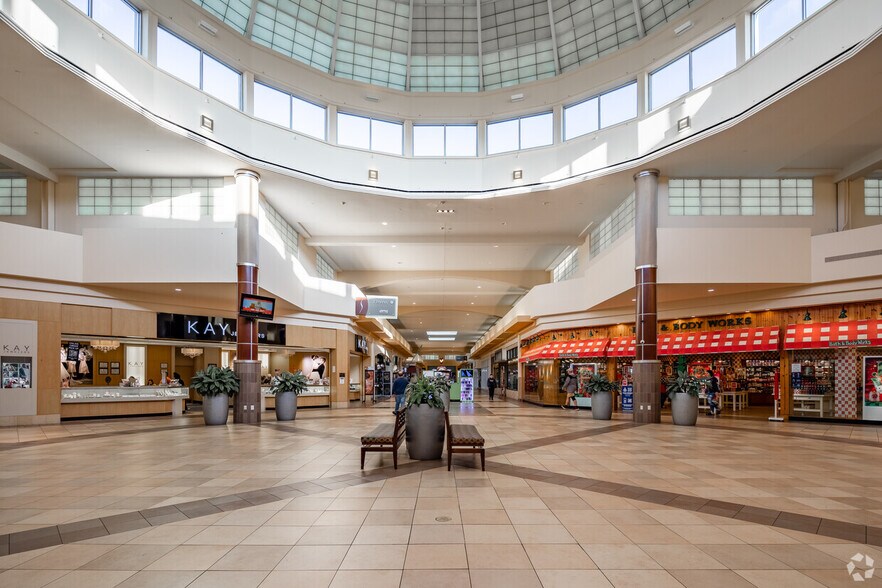 1720 Old Fort Pky, Murfreesboro, TN à vendre - Photo intérieure - Image 2 de 14