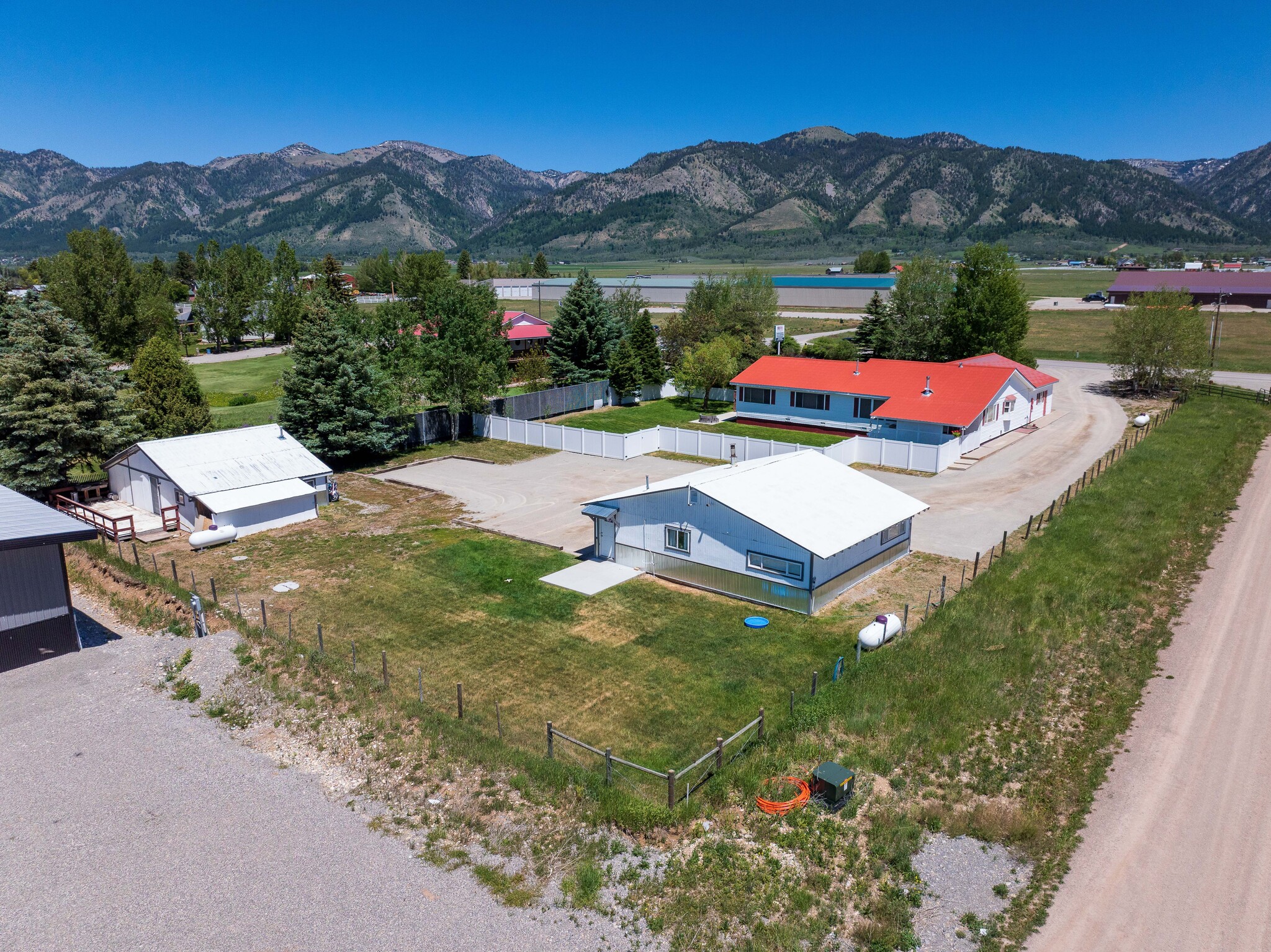 1357 S Muddy String Rd, Thayne, WY à vendre Photo du bâtiment- Image 1 de 32