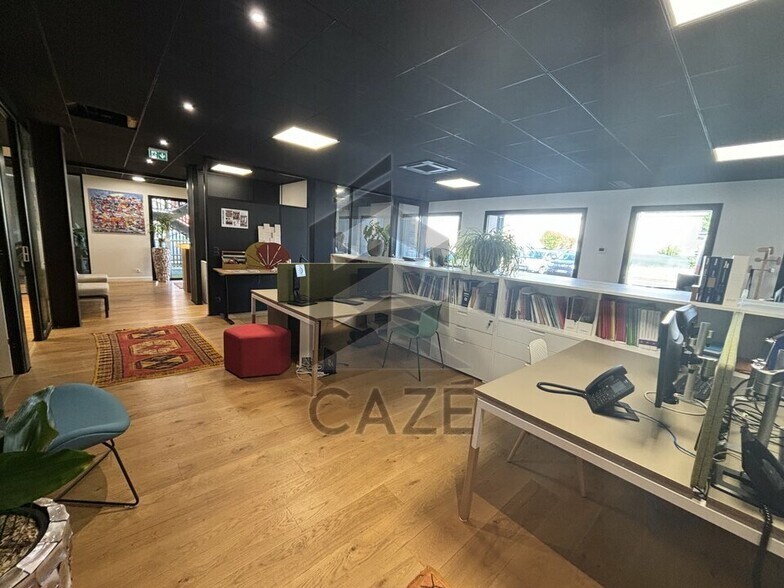 Office in Bègles for sale - Interior Photo - Image 2 of 10