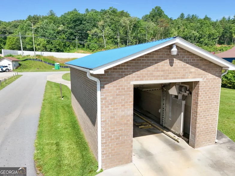 36 Royalty Ln, Dillard, GA for sale - Building Photo - Image 3 of 16