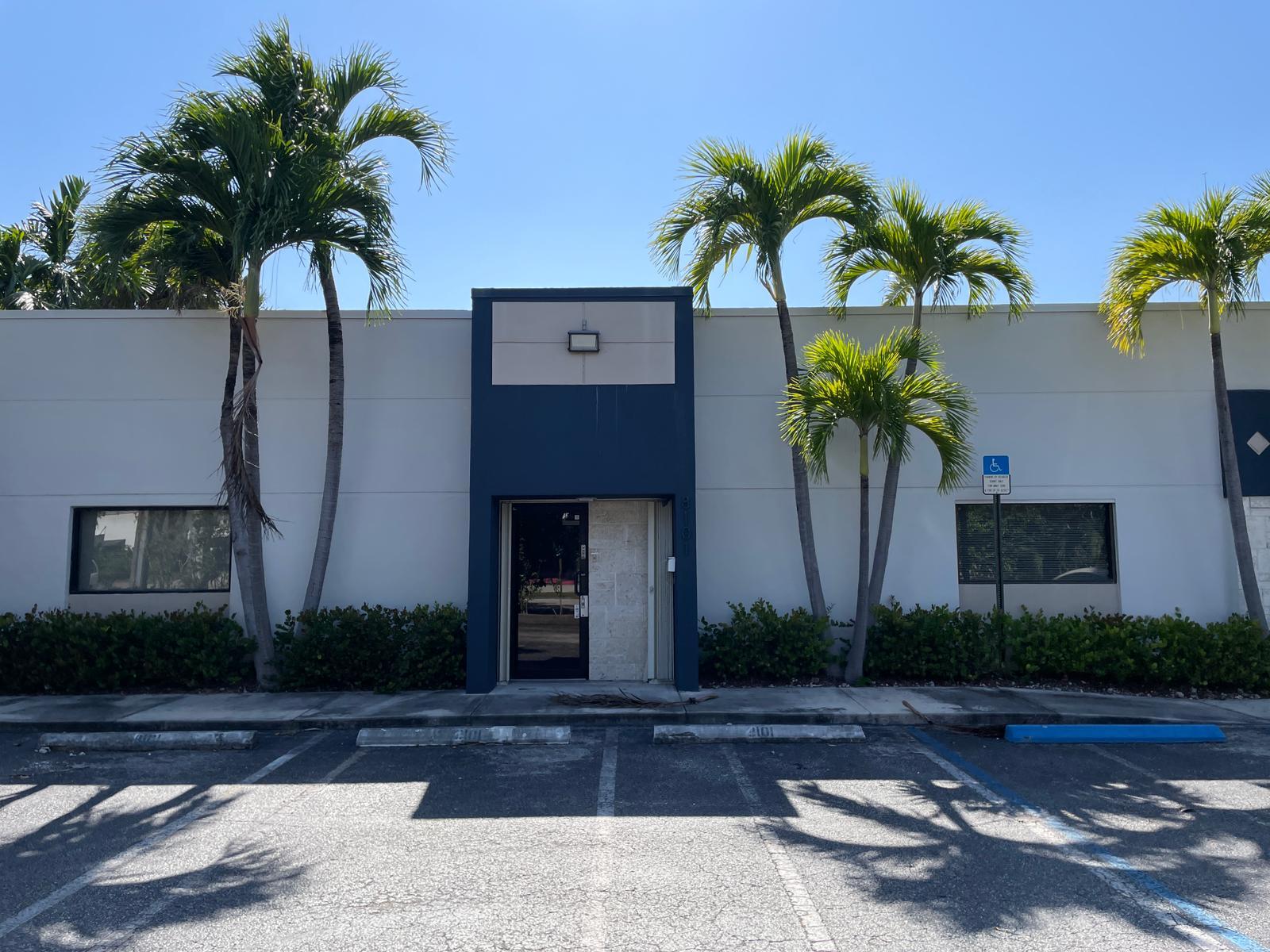 8109 NW 33rd St, Doral, FL for lease Primary Photo- Image 1 of 6