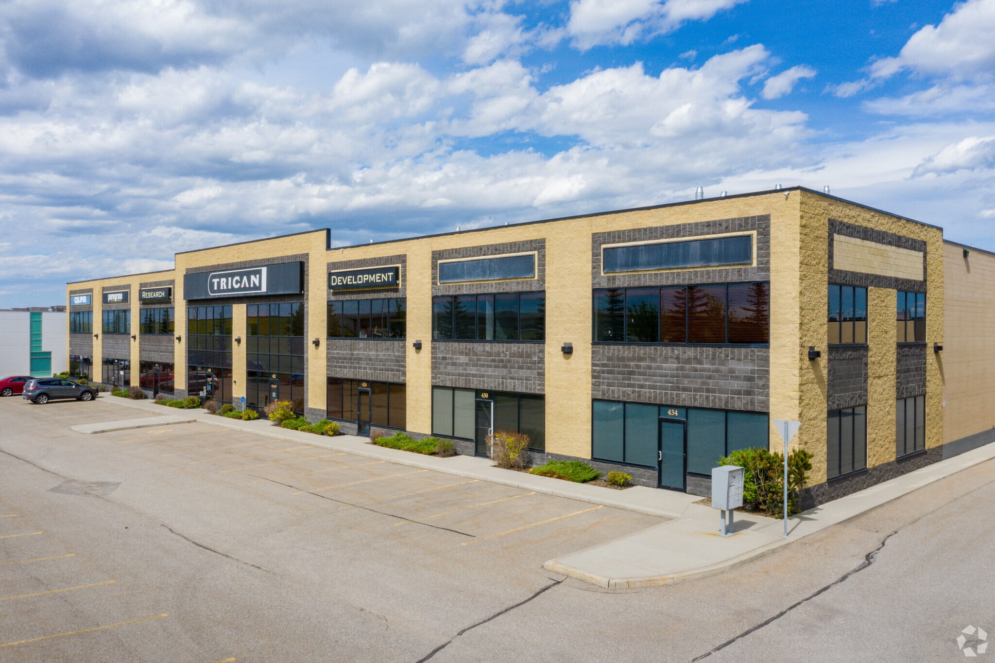 11979 40th St SE, Calgary, AB for lease Primary Photo- Image 1 of 13