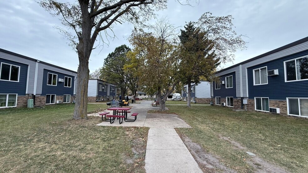 1940-1990 Wisconsin SW, Huron, SD à vendre - Photo du bâtiment - Image 3 de 10