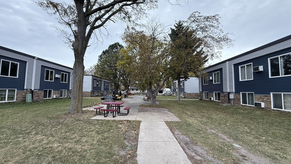 1940-1990 Wisconsin SW, Huron, SD à vendre - Photo du bâtiment - Image 3 de 10