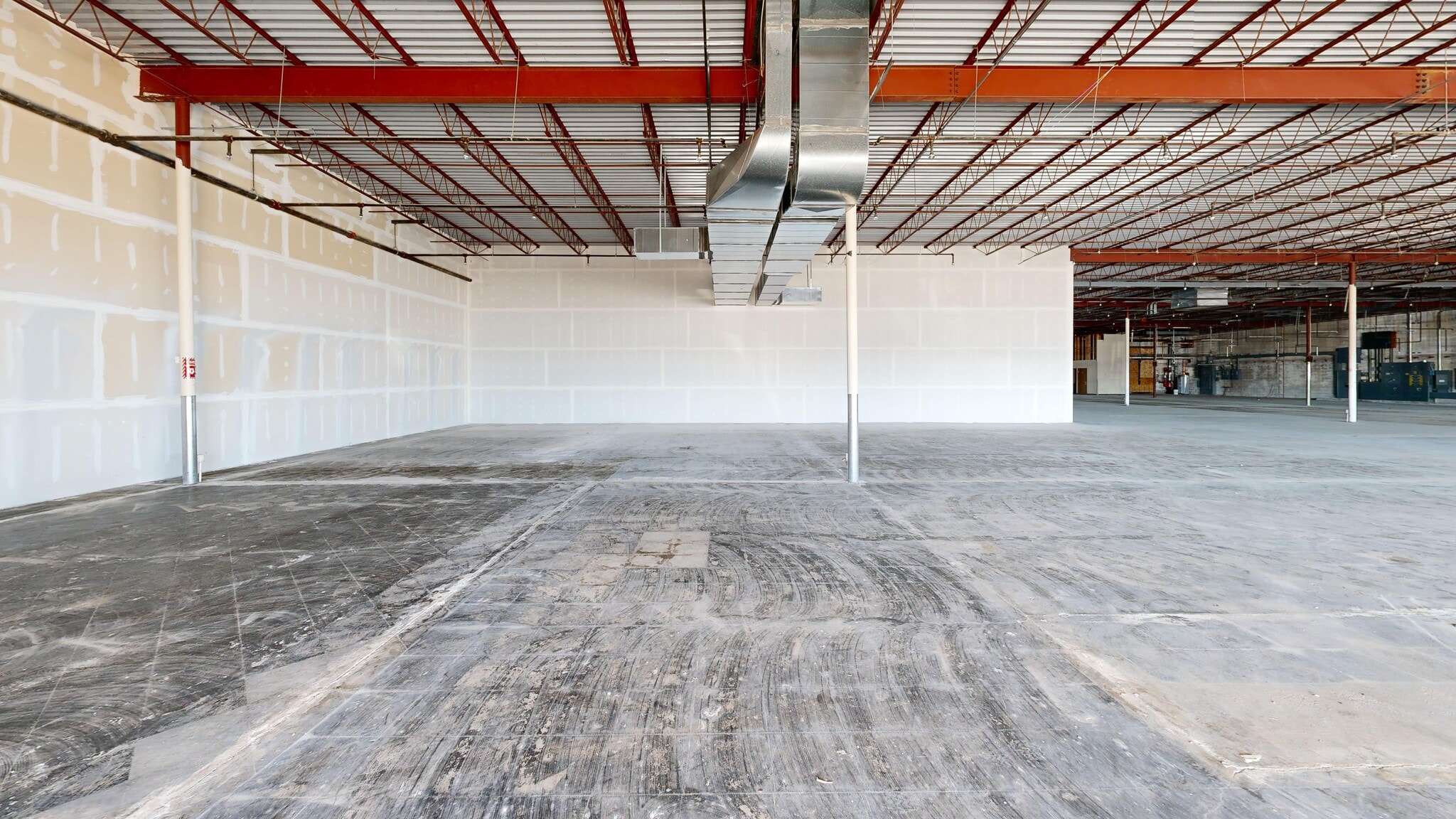 630 S Lincoln Ave, York, NE for lease Interior Photo- Image 1 of 12