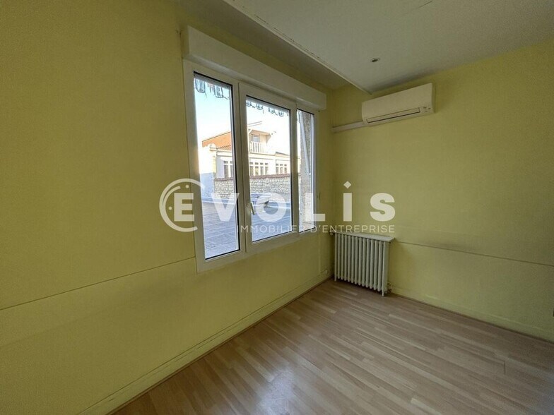 Office in Le Bouscat for sale - Interior Photo - Image 2 of 5