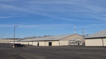 5655 Whipple Ave NW, Canton, OH à louer - Photo du bâtiment - Image 2 de 3