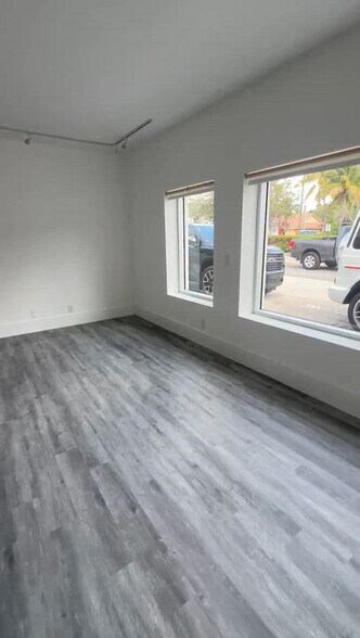 198 NE 6th Ave, Delray Beach, FL à louer - Vidéo sur l’inscription commerciale - Image 2 de 11