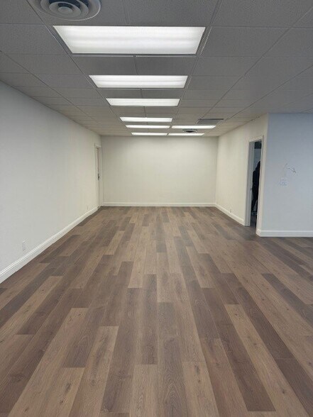 2221-2261 W Shaw Ave, Fresno, CA à louer - Photo du bâtiment - Image 3 de 6