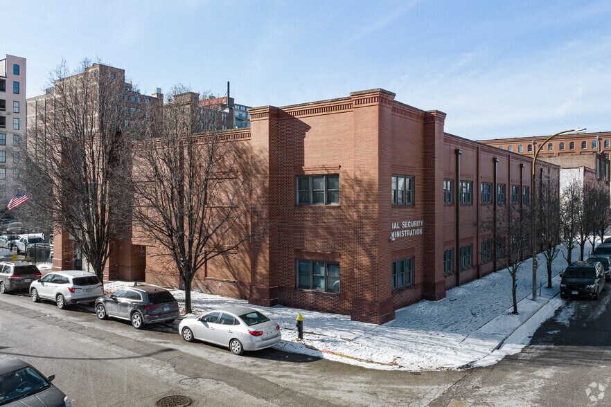 717 N 16th St, Saint Louis, MO à louer - Photo du bâtiment - Image 2 de 14