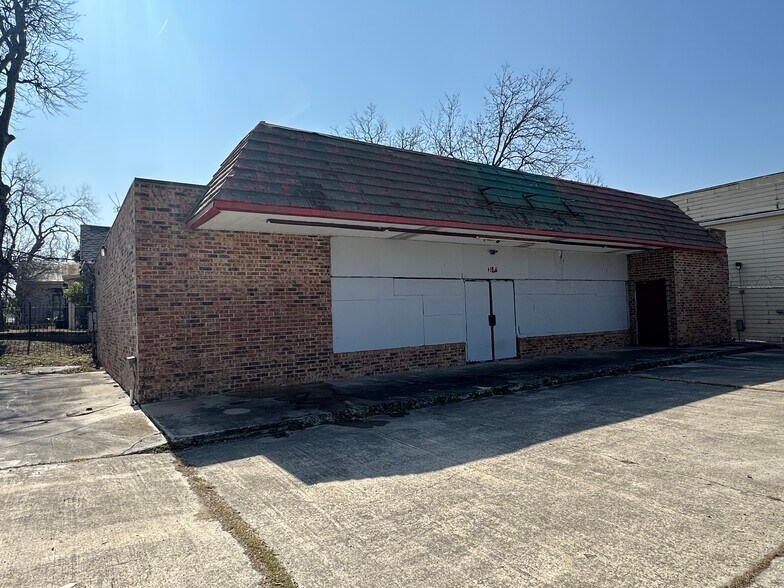 1136 E Grayson St, San Antonio, TX à louer - Photo du bâtiment - Image 1 de 19