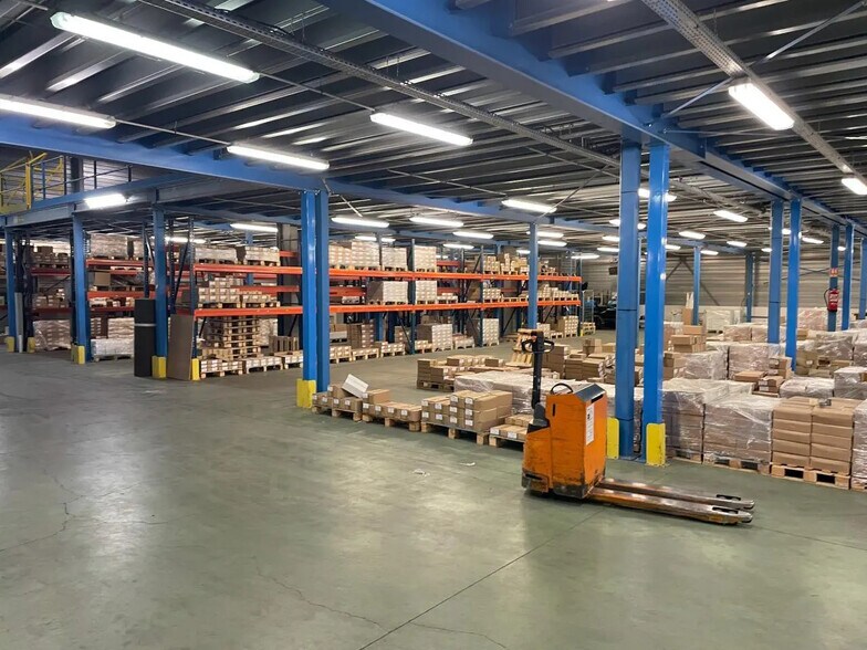 Local d'activités dans Villemomble à vendre - Photo du bâtiment - Image 3 de 6