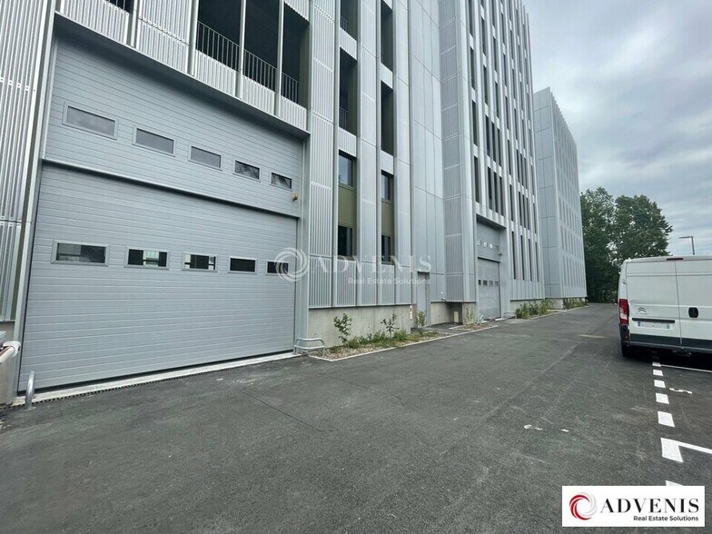 Flex in Bordeaux for lease - Building Photo - Image 2 of 10
