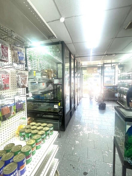 969 Flatbush Ave, Brooklyn, NY for lease - Building Photo - Image 3 of 5