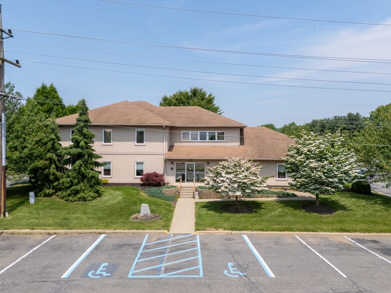 1000 Coventry Dr, Phillipsburg, NJ for sale - Building Photo - Image 1 of 33