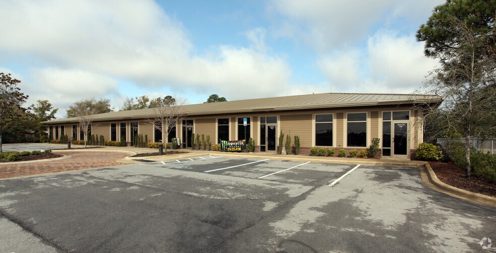 403 Hollywood Blvd NW, Fort Walton Beach, FL for lease - Primary Photo - Image 1 of 10