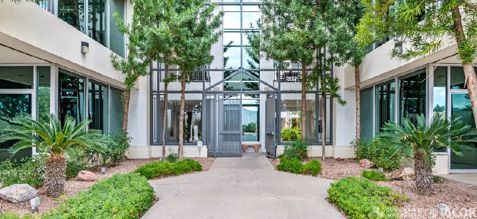 6400 E Grant Rd, Tucson, AZ à louer - Photo du bâtiment - Image 2 de 9