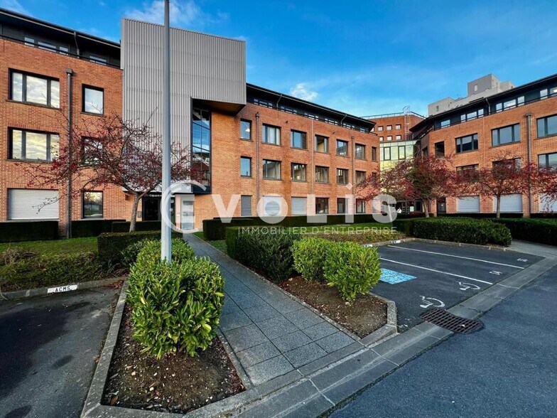 Office in Evry Courcouronnes for sale - Building Photo - Image 1 of 9