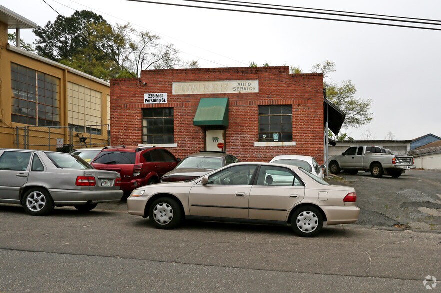225 E Pershing St, Tallahassee, FL à vendre - Photo du bâtiment - Image 2 de 4