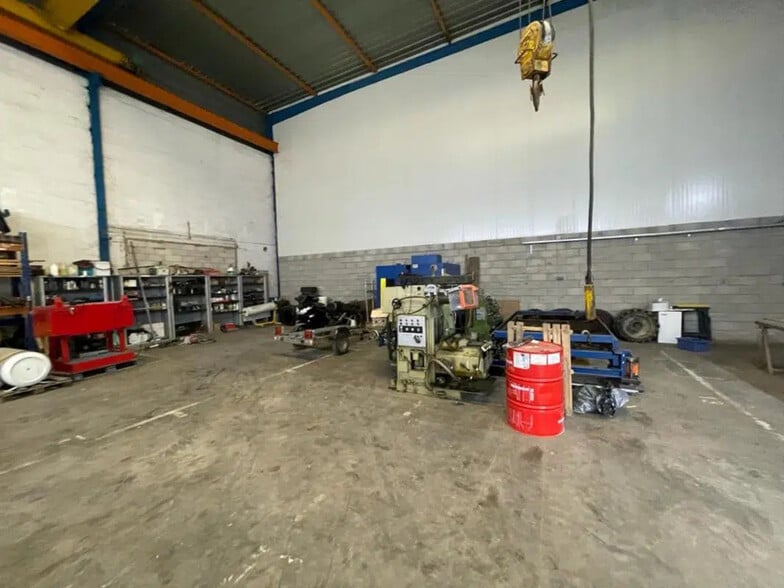 Flex in Marines for sale - Interior Photo - Image 2 of 8